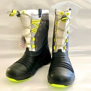 NIB Boys Merrell’s Snow Quest Lite 2.0 Boots